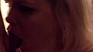 La tetona rubia Jenna Jaymes se llena de una gran polla en este video HD