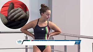 Diana Caterina v plavkách ukazuje své potápěčské dovednosti