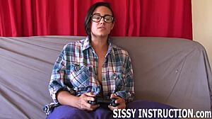 Освойте искусство орального удовольствия с этим видео феминизации с тренировками сисси